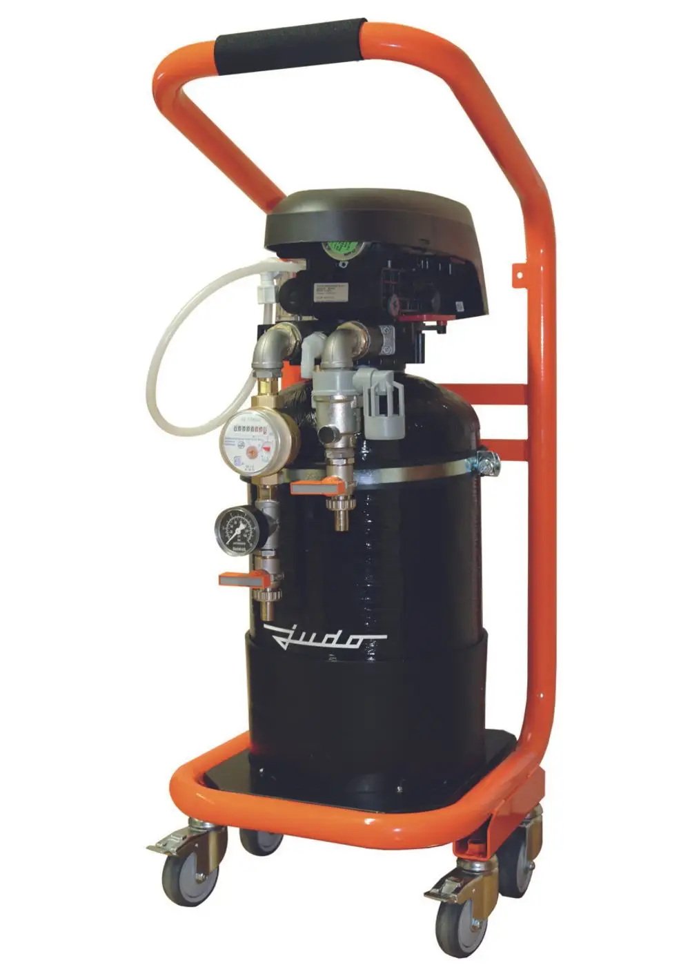Mobile Heizungsbefüllanlage mit einem schwarzen Tank, diversen Anschlüssen und einem Manometer auf einem fahrbaren Gestell in orange von der Marke Judo.